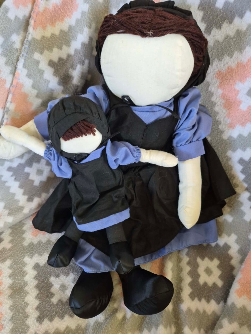 Beautiful faceless Amish looking rag dolls